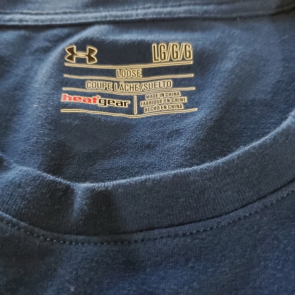 Under Armour t shirt with yellow Navy ship scene - Picture 5 of 5